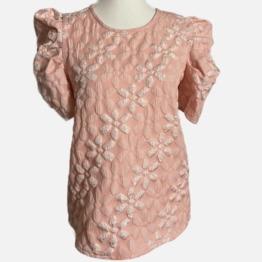 TCEC Pink Floral Textured Jacquard Top with Puff Short Sleeves